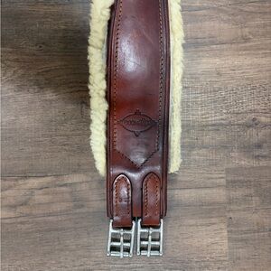 Edgewood Leather Girth with Sheepskin